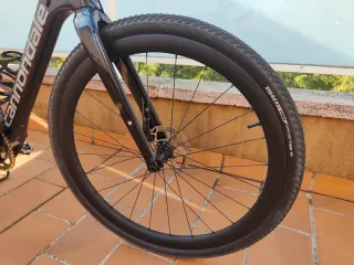 Bicicleta Gravel Cannondale Topstone Carbono