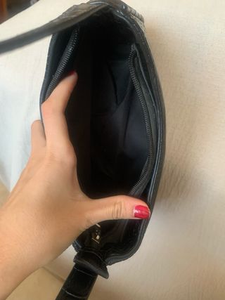 Bolso negro efecto piel cocodrilo