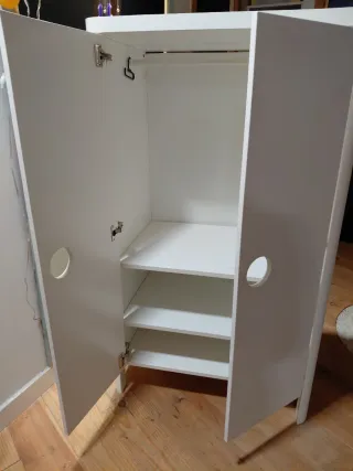 Armario infantil blanco minimalista