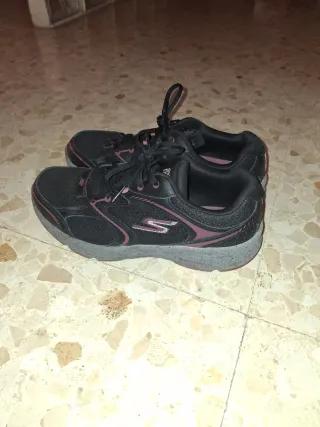 Zapatillas Skechers ORIGINALES Negras y Moradas