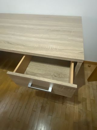 Mesa de escritorio de madera con 2 cajones