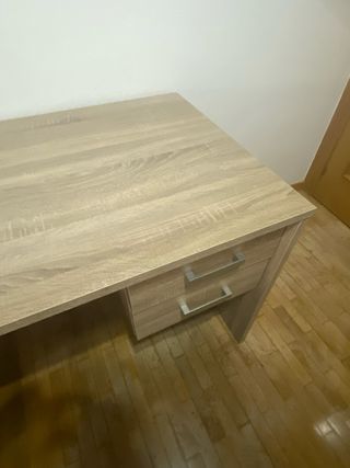 Mesa de escritorio de madera con 2 cajones