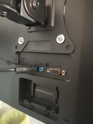 Monitores AOC y LG Negros