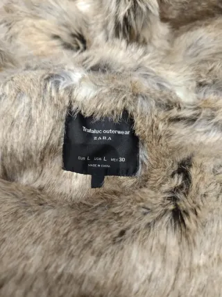 Chaquetón Zara Camuflaje con Capucha y Pelo