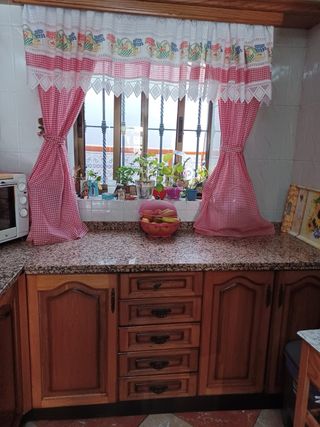 Mueble de cocina madera y cristal