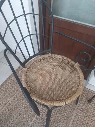 Conjunto mesa redonda y sillas exterior