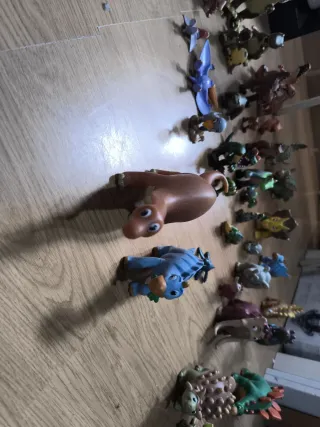 Lote de dinosaurios de juguete
