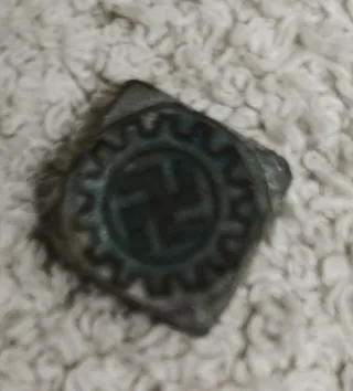 Moneda antigua con símbolo ( se escuchan ofertas)