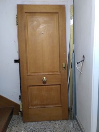 Puerta blindada roble entrada casa