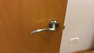 8 Puertas interior de madera con marco