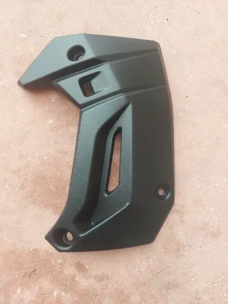 Tapa colectores escape Kawasaki Versys 650 2023