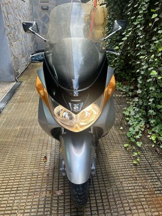 Suzuki Burgman 400 Plata