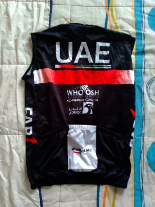 Chaleco cortavientos ciclismo UAE