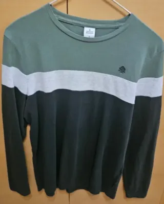 Pantalón INSIDE verde militar Talla M y Camisetas