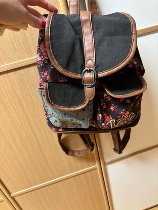 Mochila Lois Mujer Flores Negra Rosa