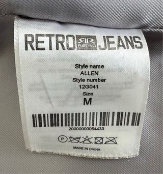 Anorak negro acolchado con cremalleras