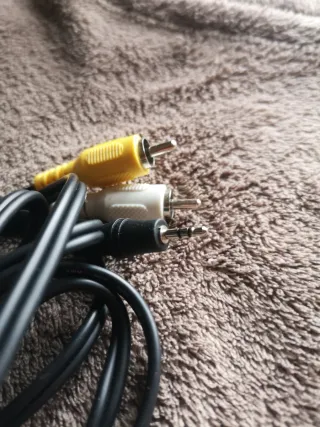 Cable AV con conector jack 2mm