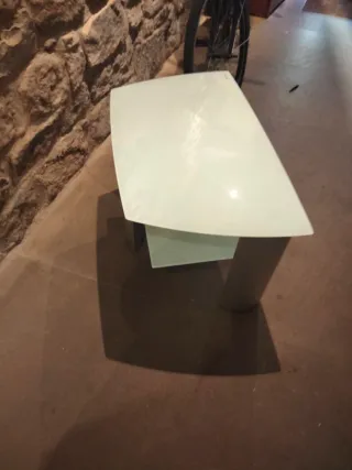 Mesa centro metal y cristal gris baja