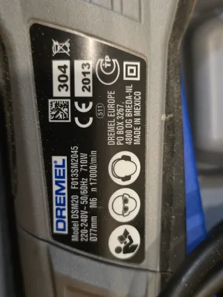 Sierra Dremel DSM20 con accesorios