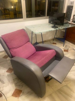 Sillón reclinable tela y piel gris/rosa