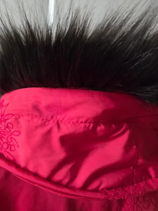 Abrigo plumífero Desigual rojo