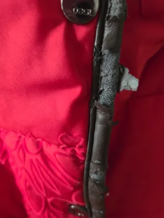 Abrigo plumífero Desigual rojo