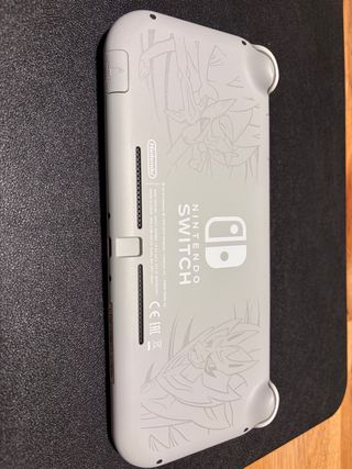 Nintendo Switch Lite Ed. Limitada Zacian&Zamacenta
