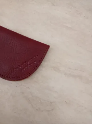 Portamonete  in vera pelle.