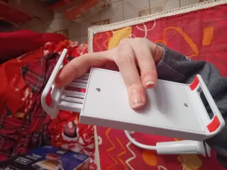 Supporto letto girevole per tablet e smartphone