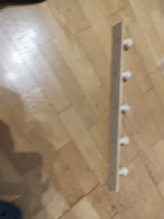 Perchero de madera con 5 ganchos