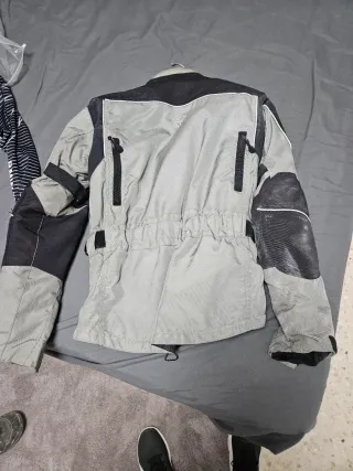 Chaqueta Moto Gris y Negra