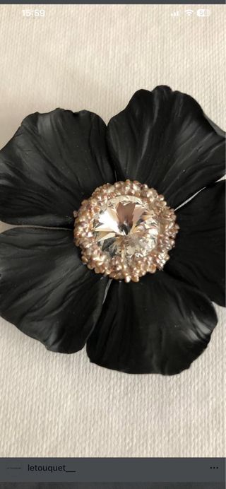 Brazalete Le Touquet Flor Negra y Dorada