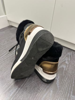 Botín Michael Kors cuña pelo negro/dorado 38.5