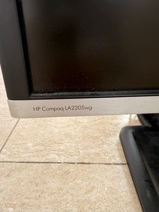 Monitor HP Compaq LA2205Wg 22 concables HDMI y Cte
