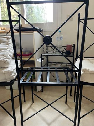 Sillas forja 45 €/unidad cojín de 10cm incluido