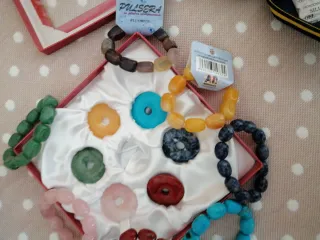 Pulsera y colgantes de piedras naturales
