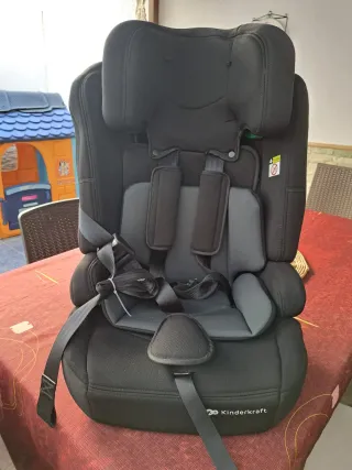 Silla de coche Kinderkraft negra