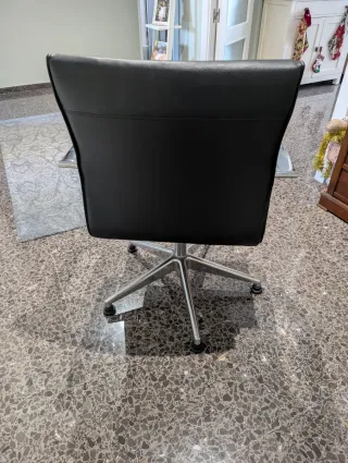 Sillón de oficina/estudio negro y plateado