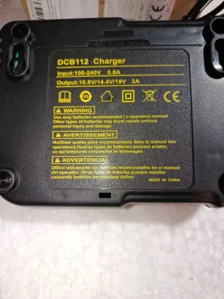 (57)Cargador Batería DCB112 Li-Ion