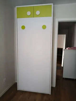 Cama Abatible Vertical Blanca y Verde