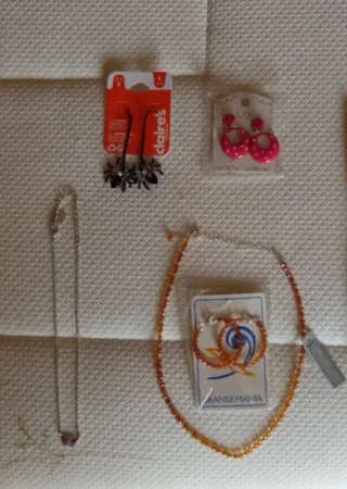 Lote Bisutería Claire's: Pendientes y Collares