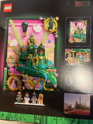 Lego Wicked Emerald City Wall Art 75685