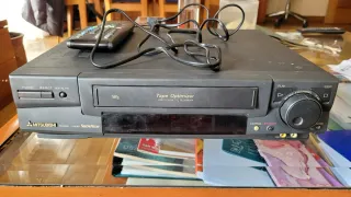 Reproductor VHS Mitsubishi (para piezas).