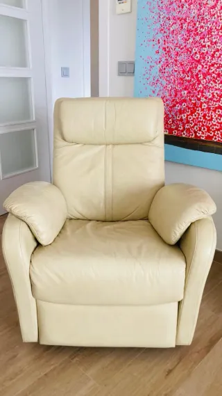 Sillón reclinable manual piel beige