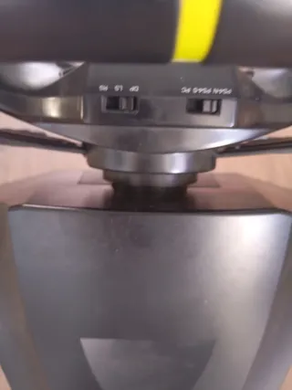 Volante y pedales gaming