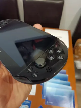 PS Vita 2000 Negra