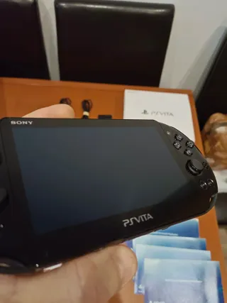 PS Vita 2000 Negra