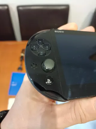 PS Vita 2000 Negra