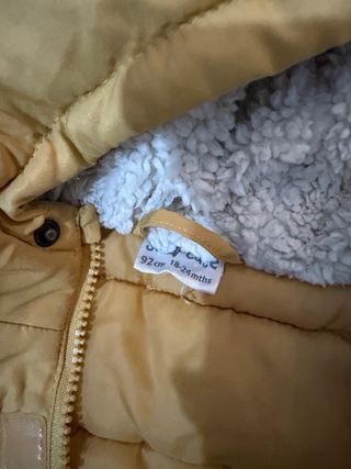 Abrigo mostaza 18-24 meses