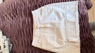 Falda Shein blanca rota efecto tubo